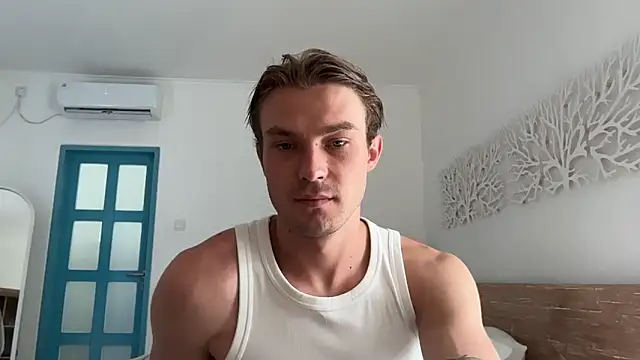 Snapshot of DanteRay chatting on April 2026 05:12:02 AM DanteRay online show from April 2026 05:12:02 AM