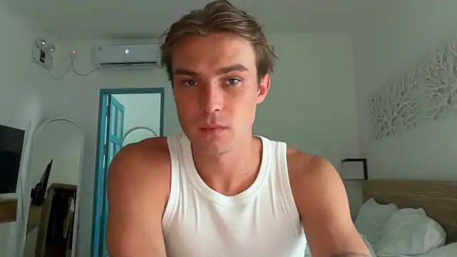 Snapshot of DanteRay chatting on April 2026 06:38:02 AM DanteRay online show from April 2026 06:38:02 AM