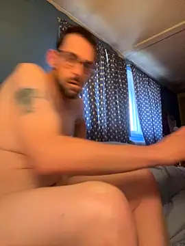 Snapshot of biggdaddyandqueenn chatting on November 2025 01:40:01 PM biggdaddyandqueenn online show from November 2025 01:40:01 PM