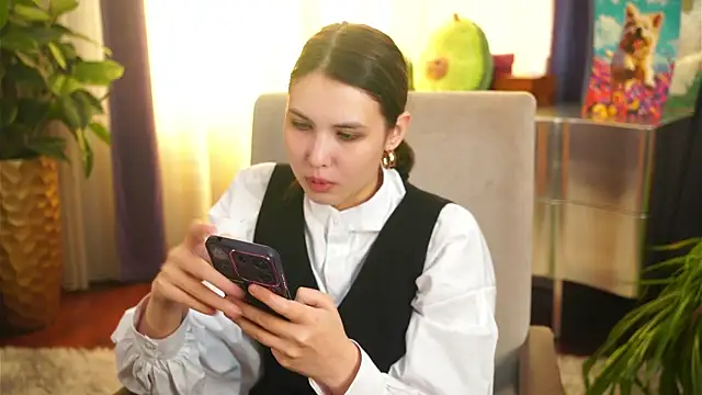 Snapshot of JanyceGrzyb chatting on November 2025 04:00:01 AM JanyceGrzyb online show from November 2025 04:00:01 AM