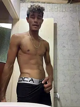 Snapshot of meliodas_23cm chatting on April 2026 06:21:01 AM meliodas 23cm online show from April 2026 06:21:01 AM