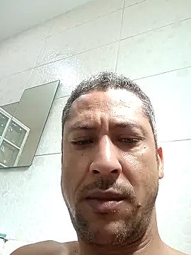 Snapshot of Arrombador20 chatting on April 2026 01:09:02 PM Arrombador20 online show from April 2026 01:09:02 PM