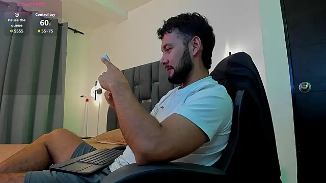 noah corvelle online show from November 2025 06:24:02 AM