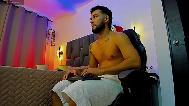 noah corvelle online show from December 2025 01:38:01 PM