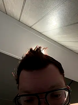 Mr-Red1997 online show from November 2025 01:05:01 AM