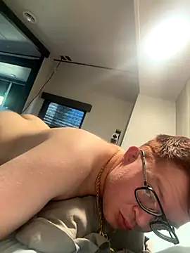 Mr-Red1997 online show from November 2025 07:12:01 PM