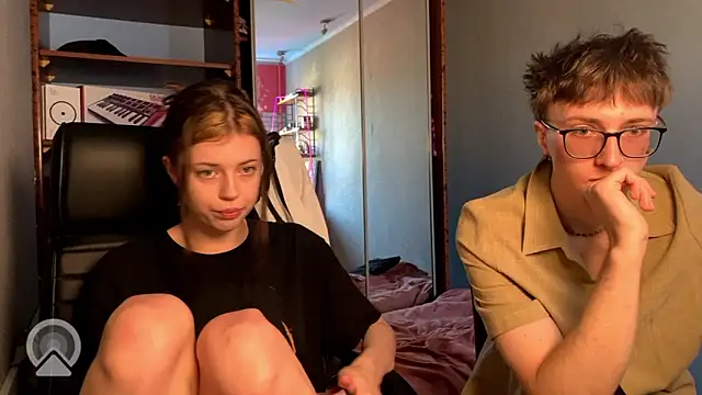 Snapshot of t_files_x chatting on March 2026 11:06:01 AM t files x online show from March 2026 11:06:01 AM