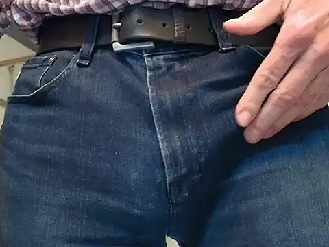 Snapshot of centerfieldshow chatting on November 2025 10:41:02 PM centerfieldshow online show from November 2025 10:41:02 PM