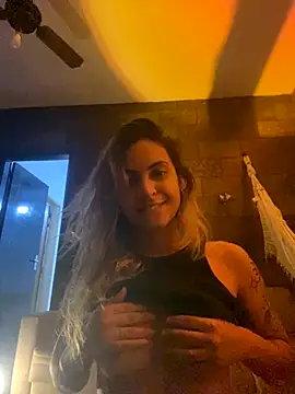 Snapshot of kaakzinha chatting on November 2025 04:44:02 AM kaakzinha online show from November 2025 04:44:02 AM