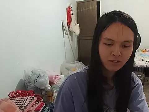 Snapshot of RebelAura chatting on June 2026 04:31:02 PM RebelAura online show from June 2026 04:31:02 PM