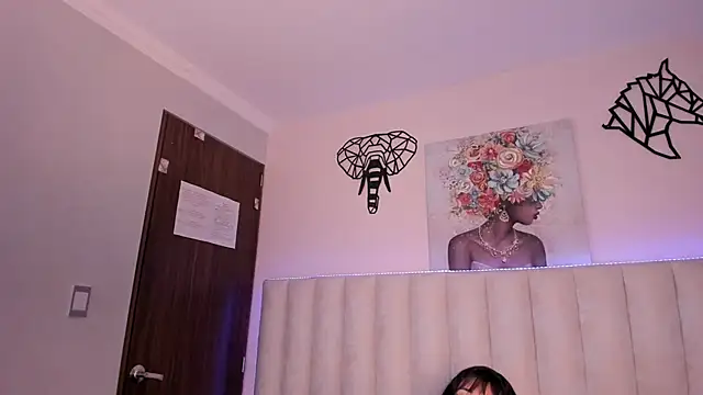 Snapshot of Isabella_Crofts chatting on December 2025 03:12:01 AM Isabella Crofts online show from December 2025 03:12:01 AM