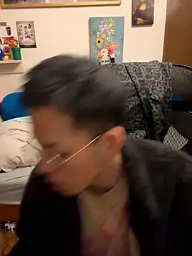 Snapshot of ippei0001 chatting on November 2025 04:29:01 PM ippei0001 online show from November 2025 04:29:01 PM