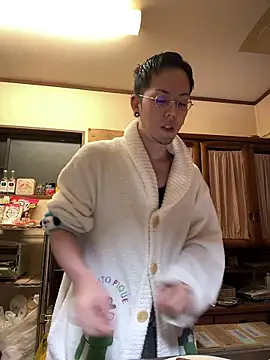 Snapshot of ippei0001 chatting on March 2026 04:00:01 PM ippei0001 online show from March 2026 04:00:01 PM