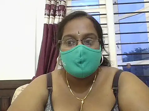 hootypriya online show from November 2025 12:18:01 PM