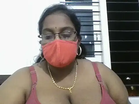 hootypriya online show from April 2026 06:30:02 PM