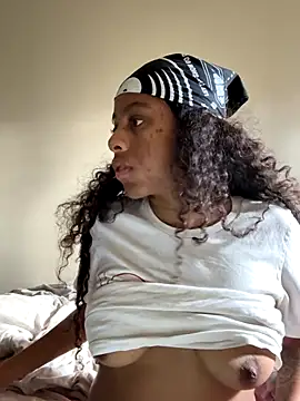 Snapshot of softgirlmedusa chatting on November 2025 06:48:02 PM softgirlmedusa online show from November 2025 06:48:02 PM