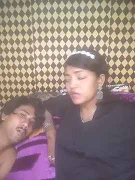 Freakingromance online show from April 2026 01:37:01 PM