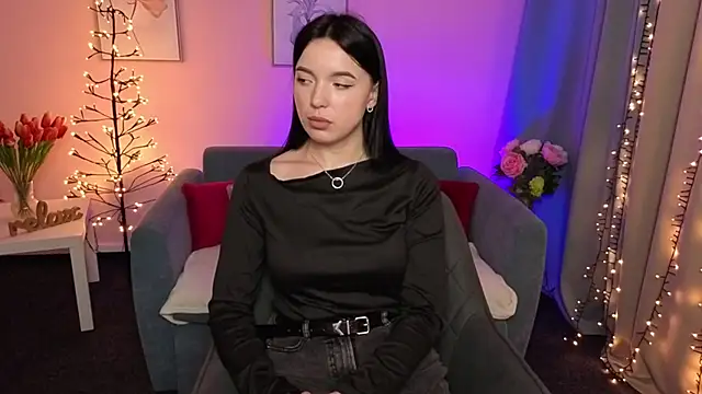 Snapshot of HeyNiki chatting on December 2025 04:02:02 PM HeyNiki online show from December 2025 04:02:02 PM