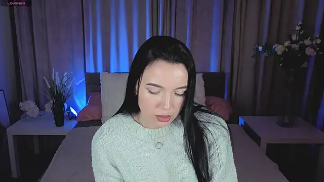 Snapshot of HeyNiki chatting on December 2025 04:47:02 PM HeyNiki online show from December 2025 04:47:02 PM