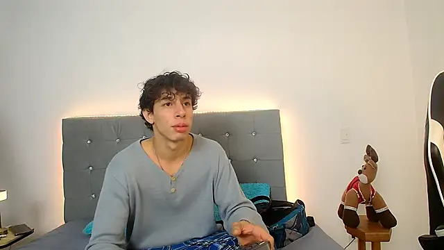 chris evans27 online show from November 2025 03:08:02 AM