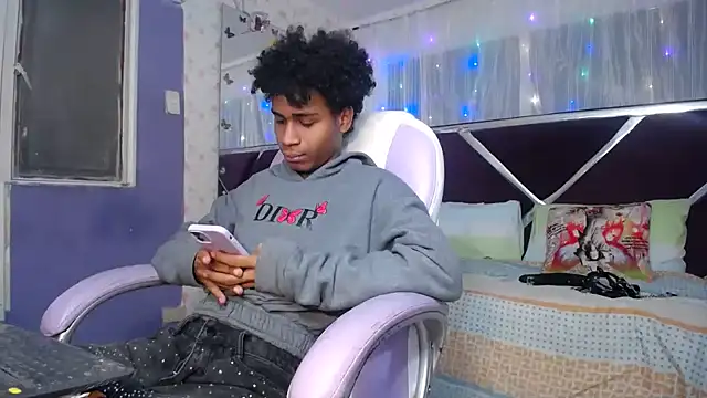 Santy bigcock 01 online show from March 2026 06:19:02 PM