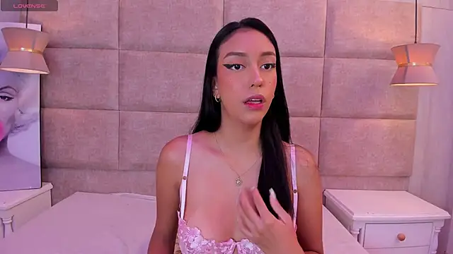 Snapshot of MaddieSteel chatting on November 2025 11:55:02 AM MaddieSteel online show from November 2025 11:55:02 AM