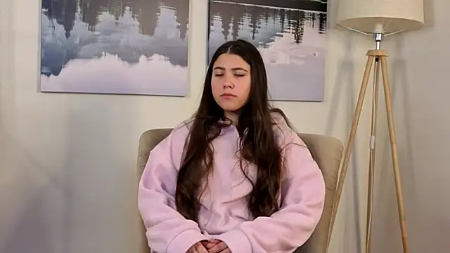 TeriRazey online show from November 2025 03:50:01 AM