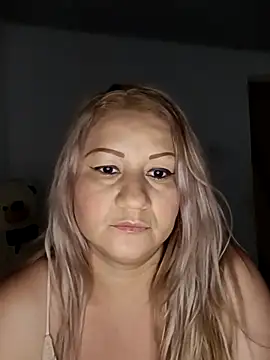 Snapshot of Karoline_milf_hot chatting on November 2025 04:01:02 AM Karoline milf hot online show from November 2025 04:01:02 AM