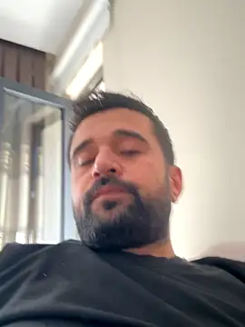 Snapshot of NiktirGit31 chatting on November 2025 10:37:02 AM NiktirGit31 online show from November 2025 10:37:02 AM