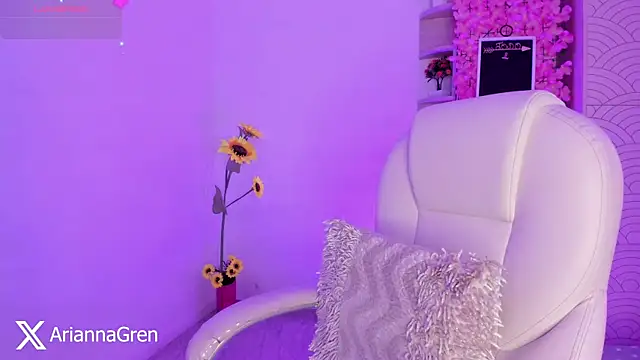 Arianna Gren18 online show from February 2026 01:39:01 PM