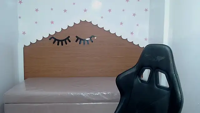 scarlett percy t online show from November 2025 07:46:02 PM