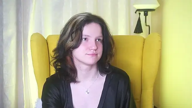 Snapshot of LatinaHuguenin chatting on March 2026 07:07:01 PM LatinaHuguenin online show from March 2026 07:07:01 PM