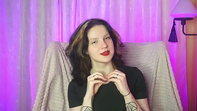 Snapshot of LatinaHuguenin chatting on March 2026 07:09:01 PM LatinaHuguenin online show from March 2026 07:09:01 PM