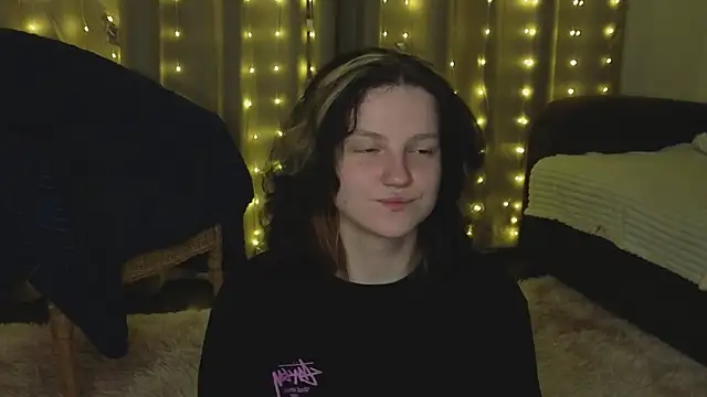 Snapshot of LatinaHuguenin chatting on March 2026 10:24:02 PM LatinaHuguenin online show from March 2026 10:24:02 PM