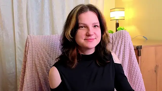 Snapshot of LatinaHuguenin chatting on April 2026 09:04:02 PM LatinaHuguenin online show from April 2026 09:04:02 PM