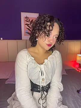 Snapshot of _sarahRose chatting on December 2025 12:32:01 PM sarahRose online show from December 2025 12:32:01 PM