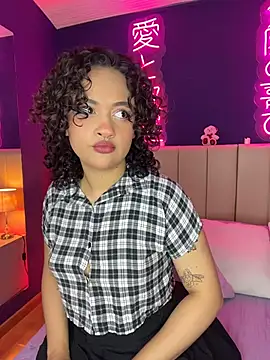 Snapshot of _sarahRose chatting on February 2026 04:19:02 AM sarahRose online show from February 2026 04:19:02 AM