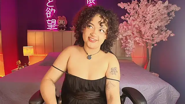 Snapshot of _sarahRose chatting on March 2026 04:52:01 AM sarahRose online show from March 2026 04:52:01 AM