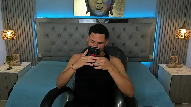 Snapshot of Liams18 chatting on May 2026 03:36:02 AM Liams18 online show from May 2026 03:36:02 AM