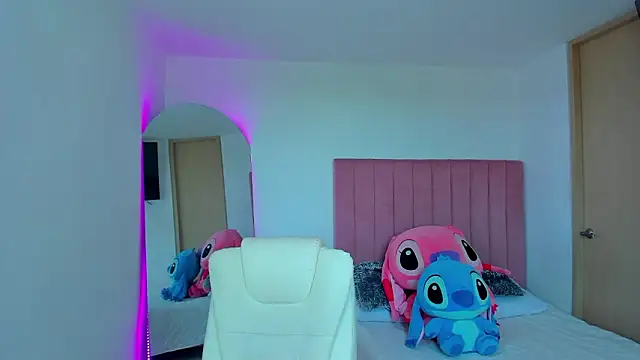 Janettcruz online show from March 2026 10:03:02 PM