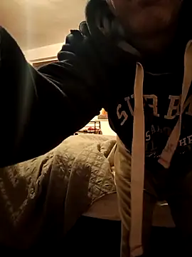 Snapshot of MacabretteAndMalaky chatting on April 2026 05:32:01 PM MacabretteAndMalaky online show from April 2026 05:32:01 PM