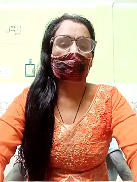 sanjana077 online show from November 2025 07:06:02 AM