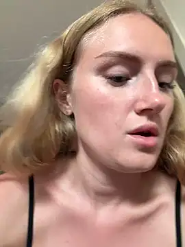 Snapshot of olliebells chatting on June 2026 04:20:02 PM olliebells online show from June 2026 04:20:02 PM