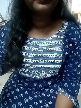 Snapshot of Keerthee_ chatting on November 2025 01:33:02 PM Keerthee online show from November 2025 01:33:02 PM