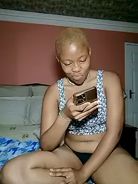 Prettyflowea online show from November 2025 01:59:02 AM