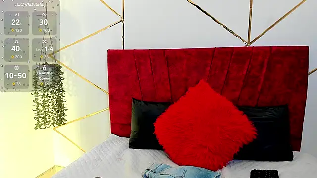 Paris Evans  online show from January 2026 12:43:01 PM