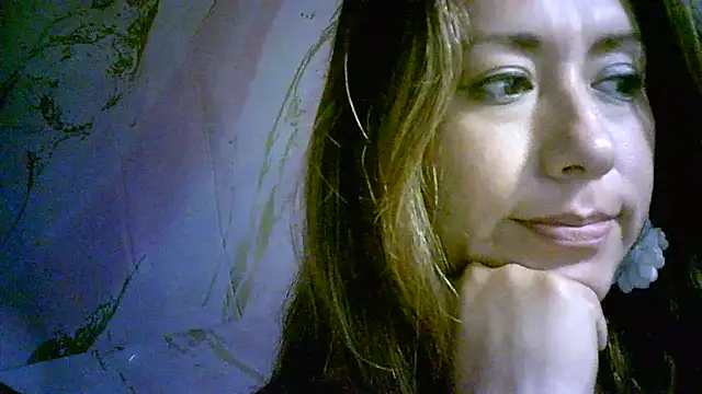 Snapshot of Zulreyna chatting on March 2026 04:50:01 AM Zulreyna online show from March 2026 04:50:01 AM