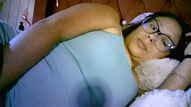 Snapshot of Zulreyna chatting on April 2026 02:34:02 AM Zulreyna online show from April 2026 02:34:02 AM