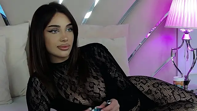Snapshot of IvyNox chatting on March 2026 05:51:02 PM IvyNox online show from March 2026 05:51:02 PM