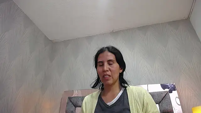 Snapshot of GiselaZivic chatting on May 2026 07:08:01 PM GiselaZivic online show from May 2026 07:08:01 PM